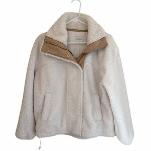 Abercrombie & Fitch soft AF faux sherpa fleece jacket size small Shacket cozy